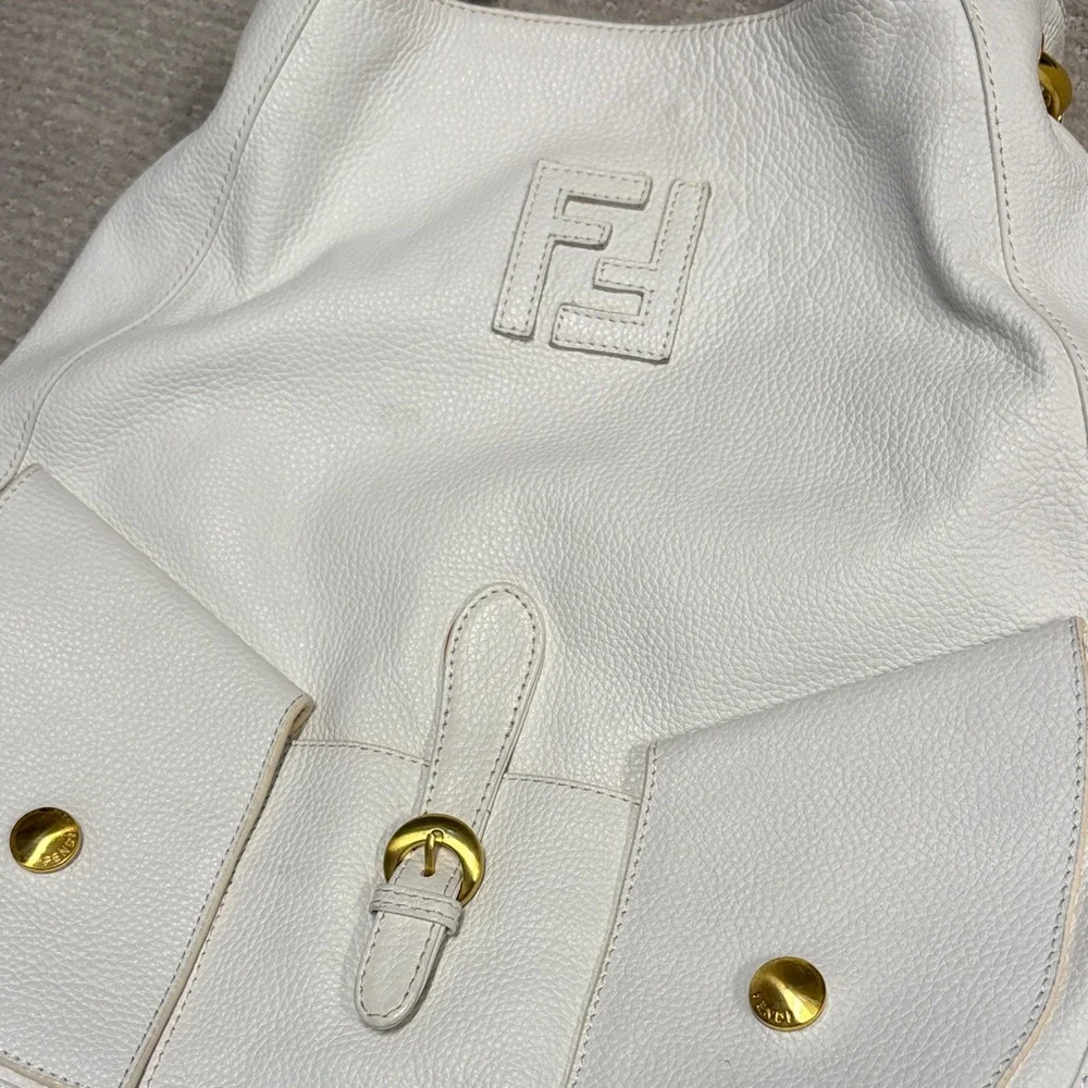 Fendi White Leather Shoulder Bag with Gold Hardware - Picture 2 of 11